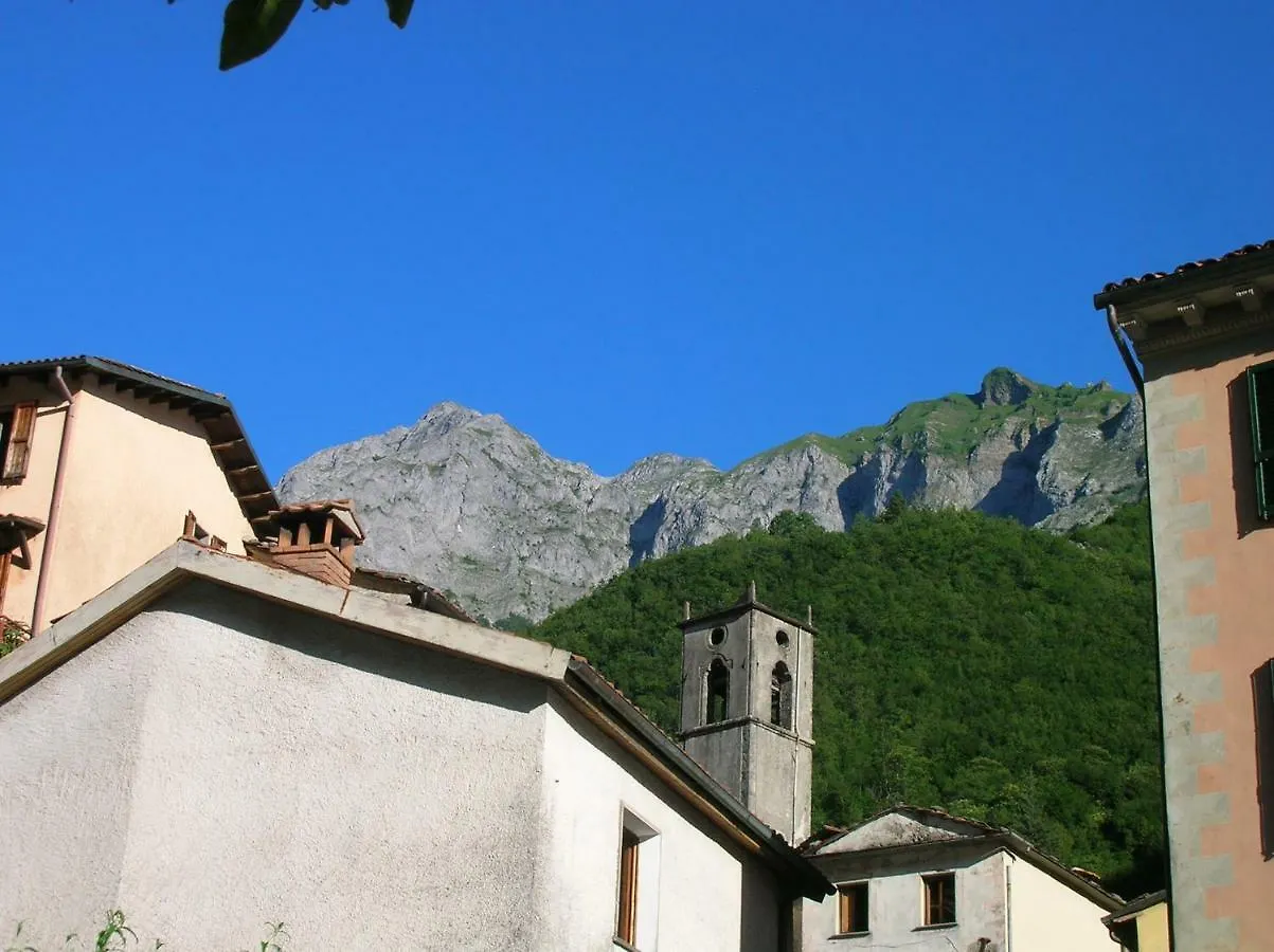 Il Boscaccio Villa Fornovolasco Italy