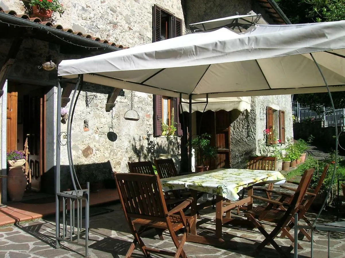 Il Boscaccio Villa Fornovolasco 0*,  Italy